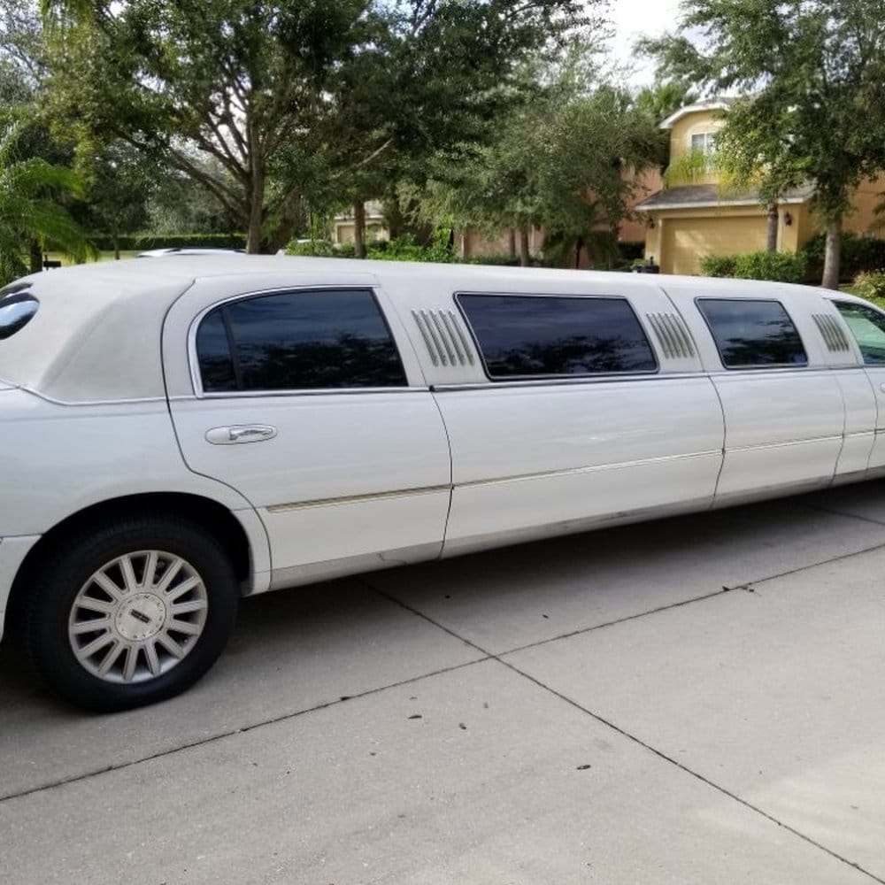 24/7 Limo in Miami Service for Seamless Transportation