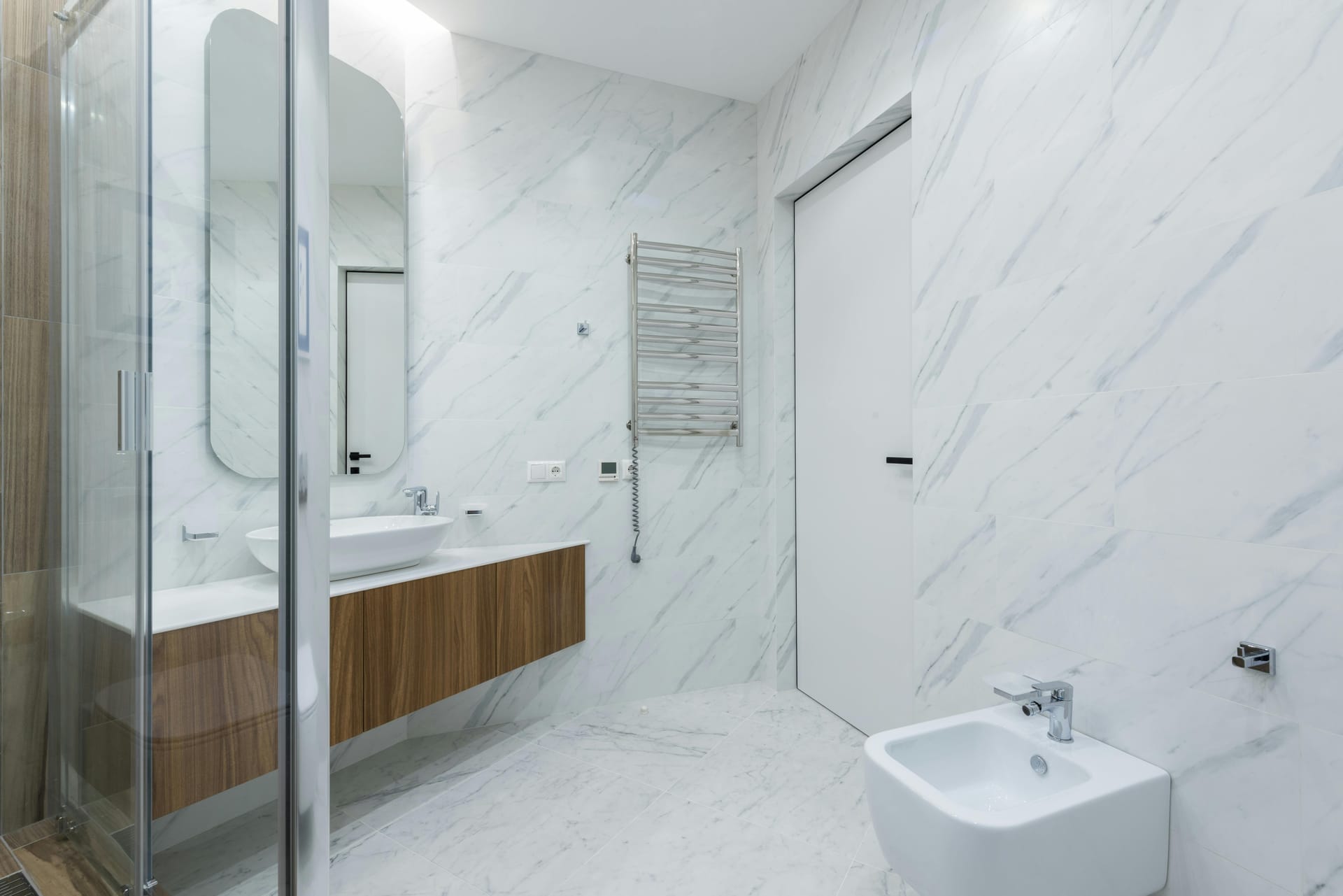 Elegant Showers UK with Luxury Bathroom Accessories
