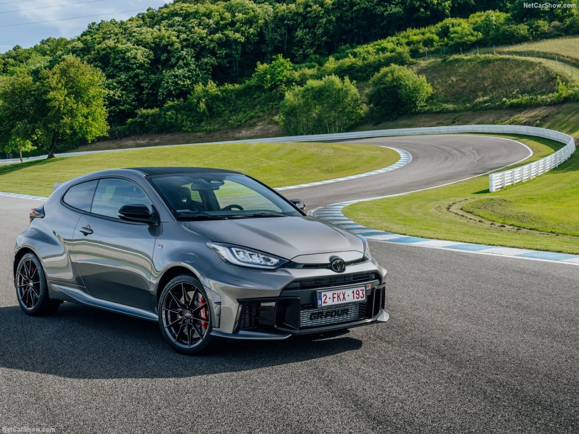 ポルシェ・タイカン中古の賢い買い方｜Imported carsマニアがすすめる理由