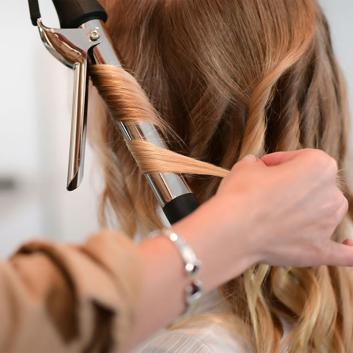Hair Stylist Profesionist în București | Saloanele Marian Cotoi